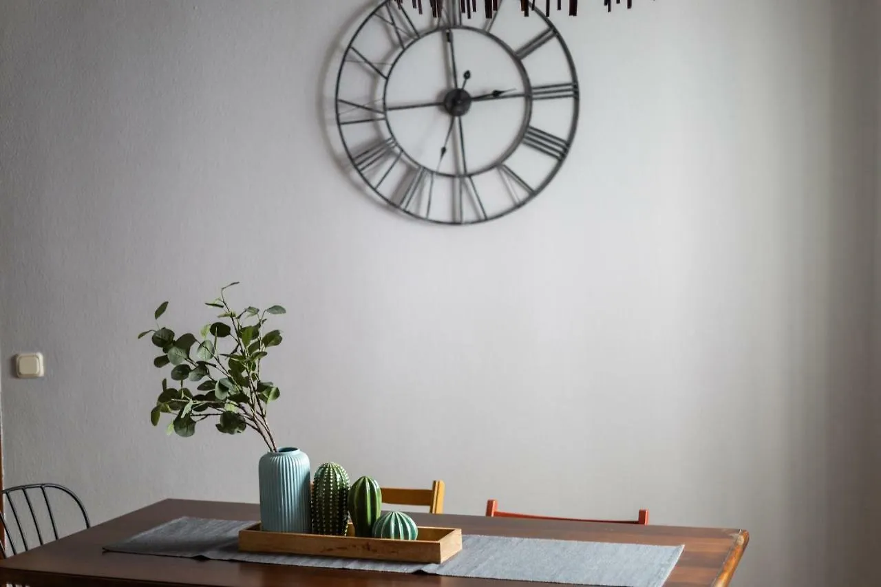 Serva La Bari Shared Apartment Sevilla Spanien