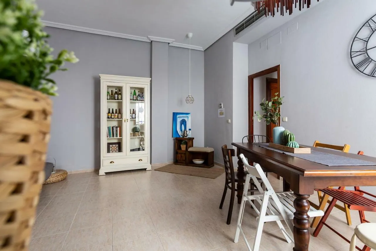 Serva La Bari Shared Apartment Sevilla 0*,  Spanien